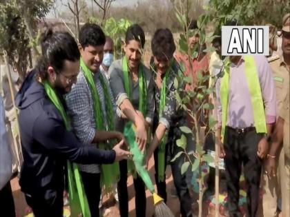 Actor Nagarjuna adopts 1,000 acres of forest land on occasion of CM KCR's birthday | Actor Nagarjuna adopts 1,000 acres of forest land on occasion of CM KCR's birthday