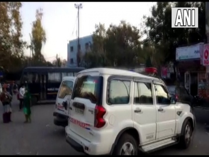 NSG, fire dept personnel at Delhi's Old Seemapuri after suspicious bag found on road | NSG, fire dept personnel at Delhi's Old Seemapuri after suspicious bag found on road