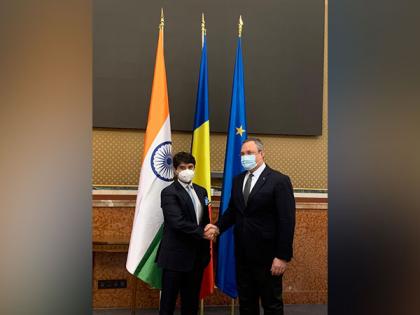 Scindia meets Romanian PM, thanks him for facilitating safe evacuation of Indian nationals from Ukraine | Scindia meets Romanian PM, thanks him for facilitating safe evacuation of Indian nationals from Ukraine