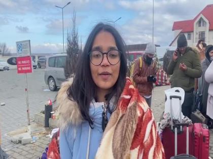 Stranded Indian students cross Ukrainian border to enter Romania, express gratitude to Romanian Embassy for its hospitality | Stranded Indian students cross Ukrainian border to enter Romania, express gratitude to Romanian Embassy for its hospitality