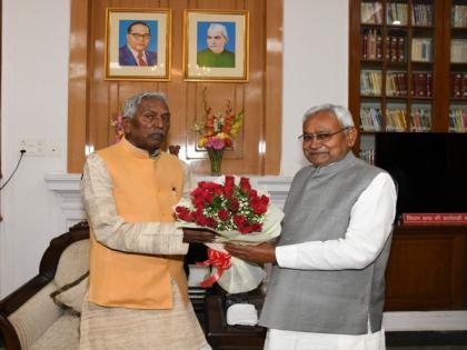 Bihar CM meets Governor Phagu Chauhan at Raj Bhavan in Patna | Bihar CM meets Governor Phagu Chauhan at Raj Bhavan in Patna