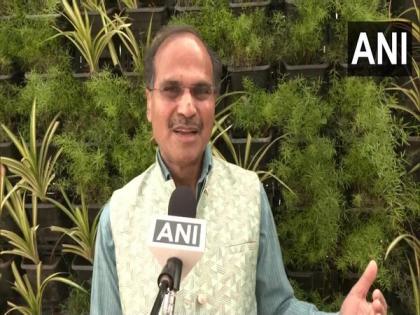 Adhir Ranjan Chowdhury slams Sibal over 'ghar ki Congress' remark, also targets 'Group of 23' | Adhir Ranjan Chowdhury slams Sibal over 'ghar ki Congress' remark, also targets 'Group of 23'