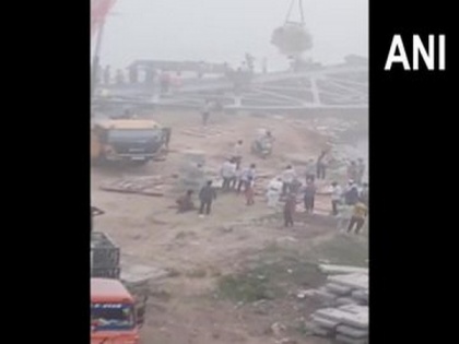 Gujarat: Two workers injured as bridge span collapses in Vadodara | Gujarat: Two workers injured as bridge span collapses in Vadodara