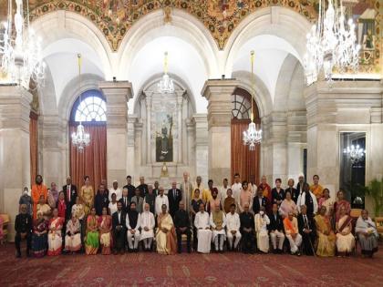 Padma awardees get clicked with President Kovind, VP Naidu, PM Modi | Padma awardees get clicked with President Kovind, VP Naidu, PM Modi