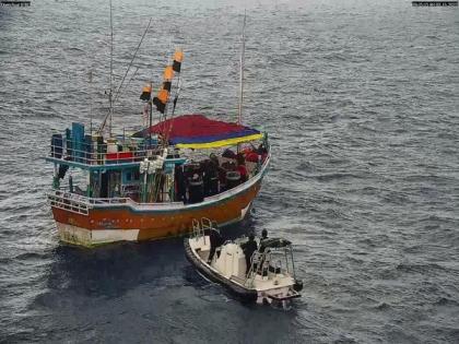 Indian coast guard apprehends Sri Lankan boat in anti-poaching operation | Indian coast guard apprehends Sri Lankan boat in anti-poaching operation