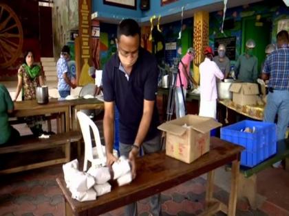 Community kitchens in Thiruvananthapuram deliver food to 67,000 people amid lockdown | Community kitchens in Thiruvananthapuram deliver food to 67,000 people amid lockdown Community kitchens in Thiruvananthapuram deliver food to 67,000 people amid lockdown | Community kitchens in Thiruvananthapuram deliver food to 67,000 people amid lockdown