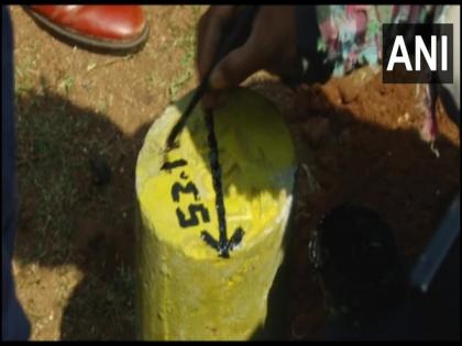 Kerala: Amid protests survey stones for rail project installed in Kozhikode | Kerala: Amid protests survey stones for rail project installed in Kozhikode Kerala: Amid protests survey stones for rail project installed in Kozhikode | Kerala: Amid protests survey stones for rail project installed in Kozhikode