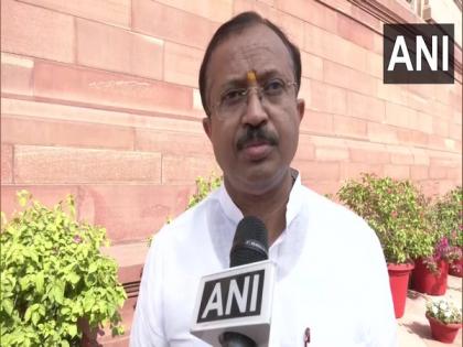 Union Minister says Kerala govt 'misleading' people about centre's approval for SilverLine project | Union Minister says Kerala govt 'misleading' people about centre's approval for SilverLine project Union Minister says Kerala govt 'misleading' people about centre's approval for SilverLine project | Union Minister says Kerala govt 'misleading' people about centre's approval for SilverLine project