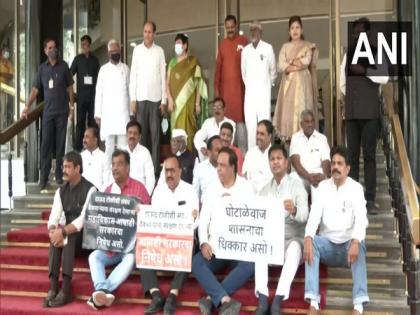 Maharashtra BJP MLAs continue protest seeking Nawab Malik's resignation | Maharashtra BJP MLAs continue protest seeking Nawab Malik's resignation