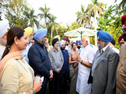 PM Modi meets delegation of Sikh intellectuals in New Delhi | PM Modi meets delegation of Sikh intellectuals in New Delhi