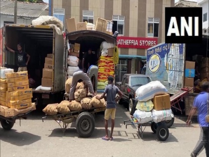Amid economic crisis in Sri Lanka, ration, vegetables from India reach Colombo | Amid economic crisis in Sri Lanka, ration, vegetables from India reach Colombo