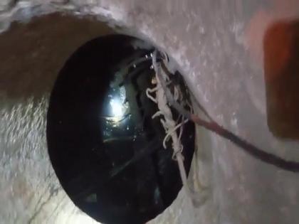4 people trapped in sewer line in Delhi's Rohini, rescue operation underway | 4 people trapped in sewer line in Delhi's Rohini, rescue operation underway 4 people trapped in sewer line in Delhi's Rohini, rescue operation underway | 4 people trapped in sewer line in Delhi's Rohini, rescue operation underway