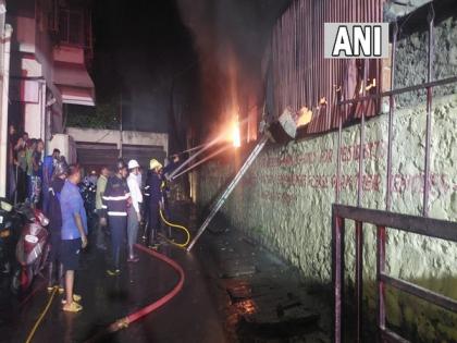 Four people injured after fire breaks out in Pune's godown | Four people injured after fire breaks out in Pune's godown