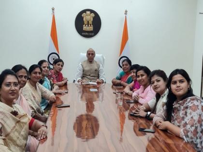 Rajnath Singh meets women legislators from Maharashtra | Rajnath Singh meets women legislators from Maharashtra