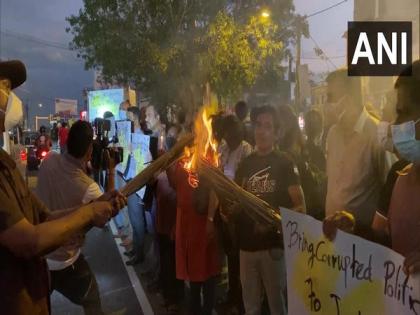 University lecturers, Professors protest against Sri Lankan govt over economic crisis | University lecturers, Professors protest against Sri Lankan govt over economic crisis