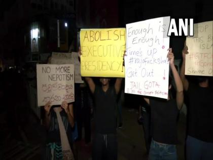 Sri Lankans protest outside Mahinda Rajapaksa's residence amid unrest | Sri Lankans protest outside Mahinda Rajapaksa's residence amid unrest