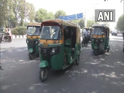 Cab, Auto drivers holds protest against surging CNG prices | Cab, Auto drivers holds protest against surging CNG prices