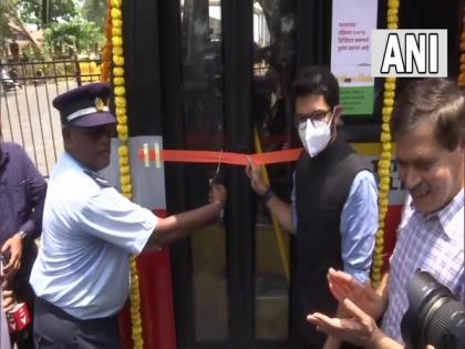 Aaditya Thackeray inaugurates Mumbai's first completely digital bus | Aaditya Thackeray inaugurates Mumbai's first completely digital bus