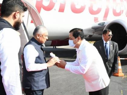 Mauritius PM arrives in India to cement bilateral ties | Mauritius PM arrives in India to cement bilateral ties