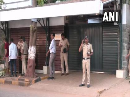Loudspeaker row: Security heightened outside Raj Thackeray's residence | Loudspeaker row: Security heightened outside Raj Thackeray's residence