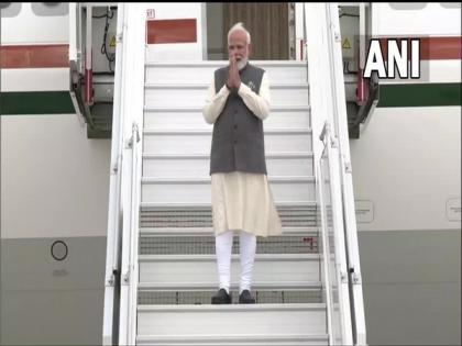 PM Modi arrives in Paris on final leg of his three-nation visit, to meet French President Macron | PM Modi arrives in Paris on final leg of his three-nation visit, to meet French President Macron