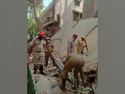 Under-construction building in Delhi's Satya Niketan collapses, around 3 feared trapped | Under-construction building in Delhi's Satya Niketan collapses, around 3 feared trapped