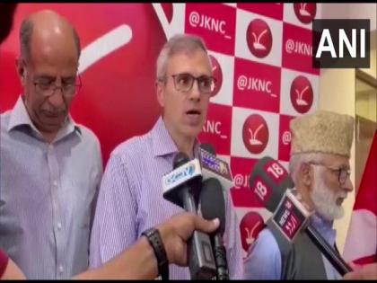 Omar Abdullah asks Gupkar leaders to fight J-K polls together to defeat BJP | Omar Abdullah asks Gupkar leaders to fight J-K polls together to defeat BJP