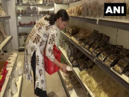 Chhattisgarh govt opens store to promote local products | Chhattisgarh govt opens store to promote local products Chhattisgarh govt opens store to promote local products | Chhattisgarh govt opens store to promote local products