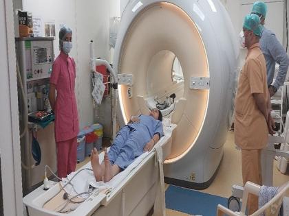 Maharashtra: MP Navneet Rana undergoes MRI scan, full-body checkup after chest, neck pain | Maharashtra: MP Navneet Rana undergoes MRI scan, full-body checkup after chest, neck pain Maharashtra: MP Navneet Rana undergoes MRI scan, full-body checkup after chest, neck pain | Maharashtra: MP Navneet Rana undergoes MRI scan, full-body checkup after chest, neck pain