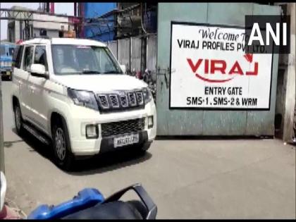 Maharashtra: 19 cops injured in attack by labour union members at Palghar steel factory | Maharashtra: 19 cops injured in attack by labour union members at Palghar steel factory Maharashtra: 19 cops injured in attack by labour union members at Palghar steel factory | Maharashtra: 19 cops injured in attack by labour union members at Palghar steel factory