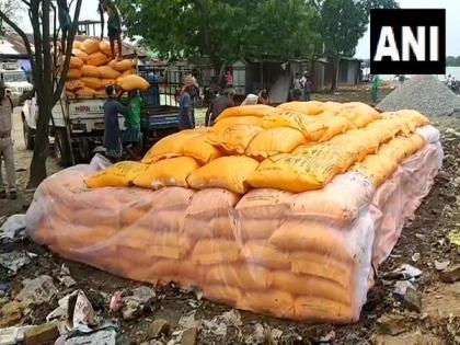 Assam Police seizes 444 bags of urea fertilizer from Kamrup district | Assam Police seizes 444 bags of urea fertilizer from Kamrup district Assam Police seizes 444 bags of urea fertilizer from Kamrup district | Assam Police seizes 444 bags of urea fertilizer from Kamrup district