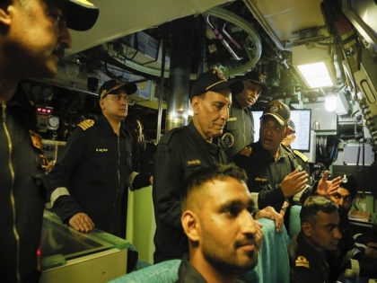Rajnath Singh takes sea sortie in INS Khanderi Submarine in Arabian Sea | Rajnath Singh takes sea sortie in INS Khanderi Submarine in Arabian Sea