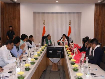 Assam CM meets Bangladeshi delegation led Foreign Minister AK Abdul Momen | Assam CM meets Bangladeshi delegation led Foreign Minister AK Abdul Momen