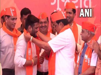 Ahead of Gujarat Assembly polls, Hardik Patel joins BJP | Ahead of Gujarat Assembly polls, Hardik Patel joins BJP