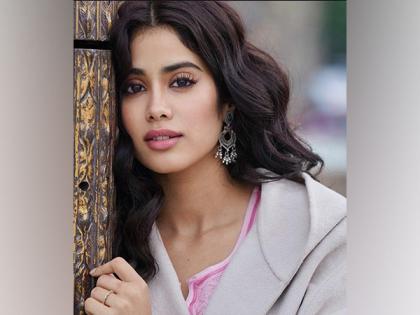 Janhvi Kapoor shares stunning pictures from France, Manish Malhotra reacts | Janhvi Kapoor shares stunning pictures from France, Manish Malhotra reacts