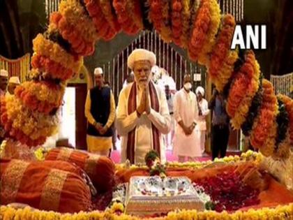 PM Modi offers prayers at Sant Tukaram temple in Pune, inaugurates Shila temple | PM Modi offers prayers at Sant Tukaram temple in Pune, inaugurates Shila temple
