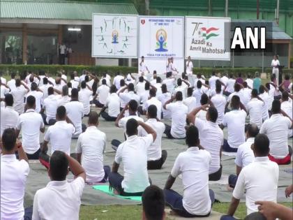 J-K: Indian Army personnel perform yoga at 13,000 ft on 8th International Yoga Day | J-K: Indian Army personnel perform yoga at 13,000 ft on 8th International Yoga Day