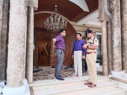 ACB raids underway at 5 locations of Cong MLA Zameer Ahmed Khan in Karnataka | ACB raids underway at 5 locations of Cong MLA Zameer Ahmed Khan in Karnataka
