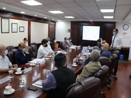 Scindia holds meet with airlines on aviation turbine fuel pricing | Scindia holds meet with airlines on aviation turbine fuel pricing