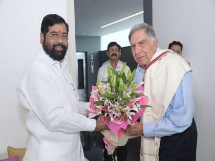 Maharashtra CM meets industrialist Ratan Tata at his Mumbai residence | Maharashtra CM meets industrialist Ratan Tata at his Mumbai residence