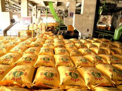 Centre firm on not burdening farmers despite impact on supply, production of fertilizers due to Russia-Ukraine war | Centre firm on not burdening farmers despite impact on supply, production of fertilizers due to Russia-Ukraine war