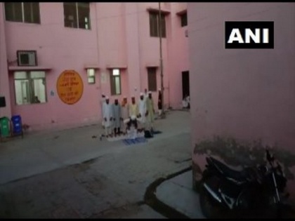27 people booked in UP's Firozabad for violating social distancing norms, spitting on hospital walls | 27 people booked in UP's Firozabad for violating social distancing norms, spitting on hospital walls