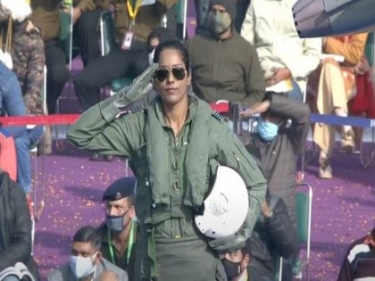 Republic Day: Flt Lt Bhawana Kanth first woman fighter pilot to be part of Air Force contingent | Republic Day: Flt Lt Bhawana Kanth first woman fighter pilot to be part of Air Force contingent