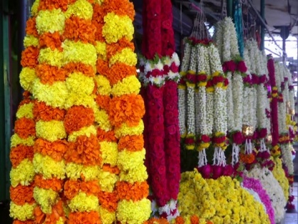 Sales of flowers fall in Hyderabad on Makar Sankranti | Sales of flowers fall in Hyderabad on Makar Sankranti