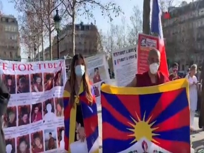 Protest in Paris against Tibetan tour guide's death in Chinese prison | Protest in Paris against Tibetan tour guide's death in Chinese prison