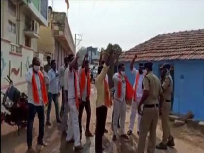 Telangana: Clash between TRS, BJP in Jagtial over removal of banners | Telangana: Clash between TRS, BJP in Jagtial over removal of banners Telangana: Clash between TRS, BJP in Jagtial over removal of banners | Telangana: Clash between TRS, BJP in Jagtial over removal of banners