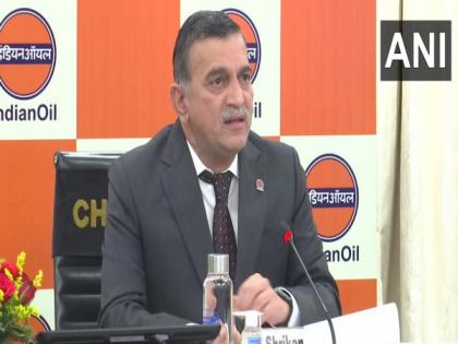 Indian Oil to set-up 10,000 EV charging stations in 3 years across India | Indian Oil to set-up 10,000 EV charging stations in 3 years across India
