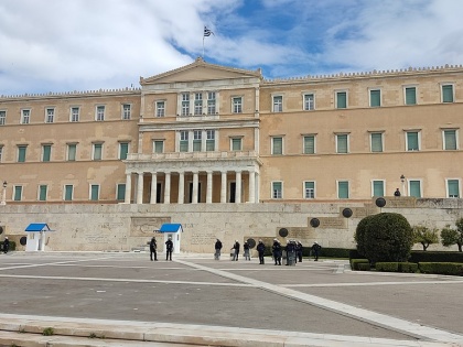 Greek govt wins confidence vote | Greek govt wins confidence vote
