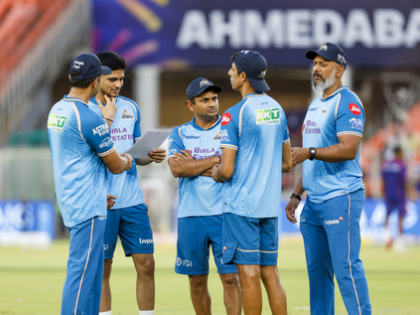 Told Banton and Luke that Ashish Nehra is unique, take him for what he is: Buttler | Told Banton and Luke that Ashish Nehra is unique, take him for what he is: Buttler