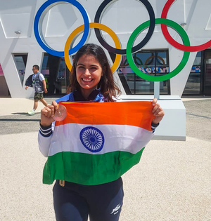 Paris Olympics: 'You have shown immense strength', Sachin, Abhinav congratulate Manu on bronze win | Paris Olympics: 'You have shown immense strength', Sachin, Abhinav congratulate Manu on bronze win Paris Olympics: 'You have shown immense strength', Sachin, Abhinav congratulate Manu on bronze win | Paris Olympics: 'You have shown immense strength', Sachin, Abhinav congratulate Manu on bronze win